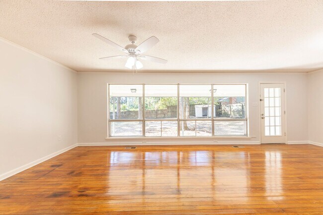 Building Photo - Welcome home!