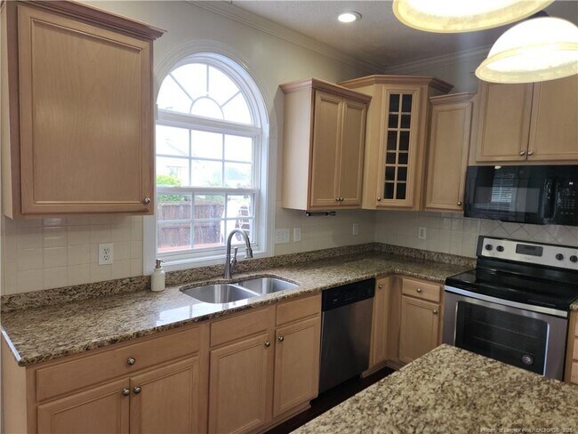Building Photo - 2800 Franciscan Dr
