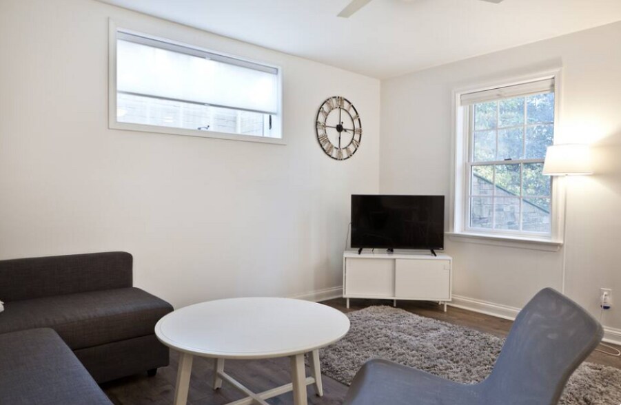 Building Photo - 4745 Massachusetts Ave NW