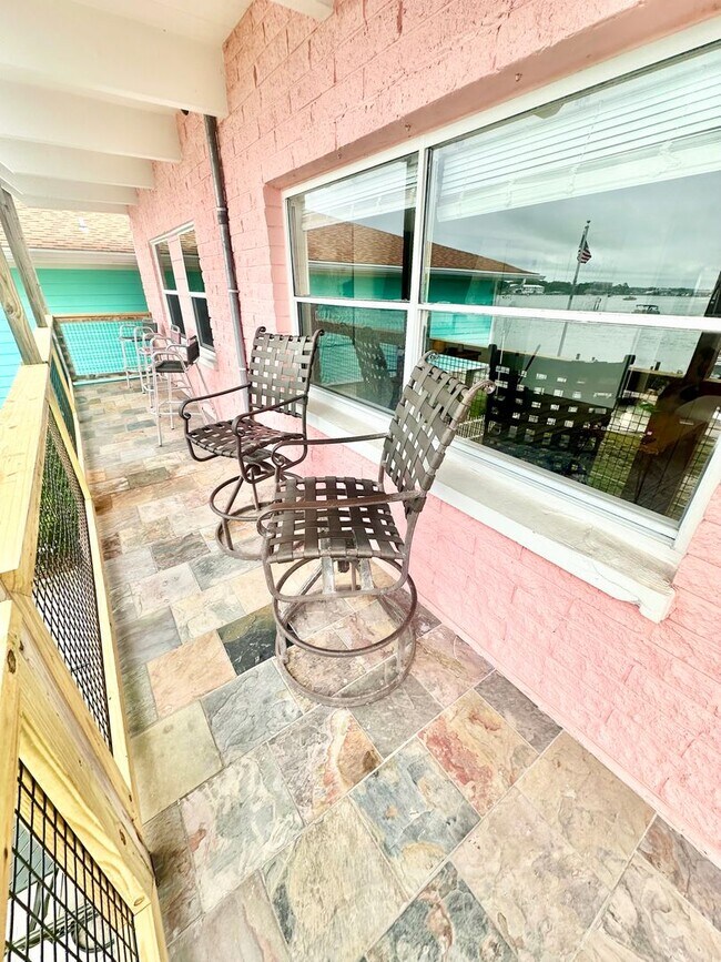 Building Photo - 334 Bluefish Dr