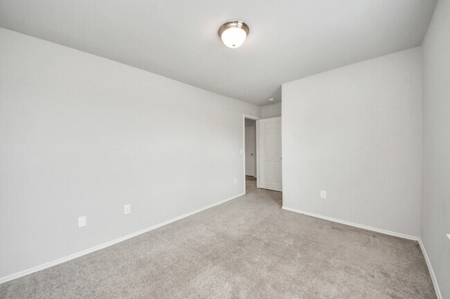 Building Photo - 20715 Southern Wds Blvd