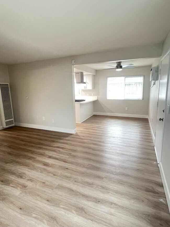 Building Photo - 1400 Estate Dr