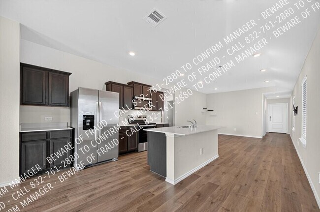 Building Photo - 6111 Shearwater Rd