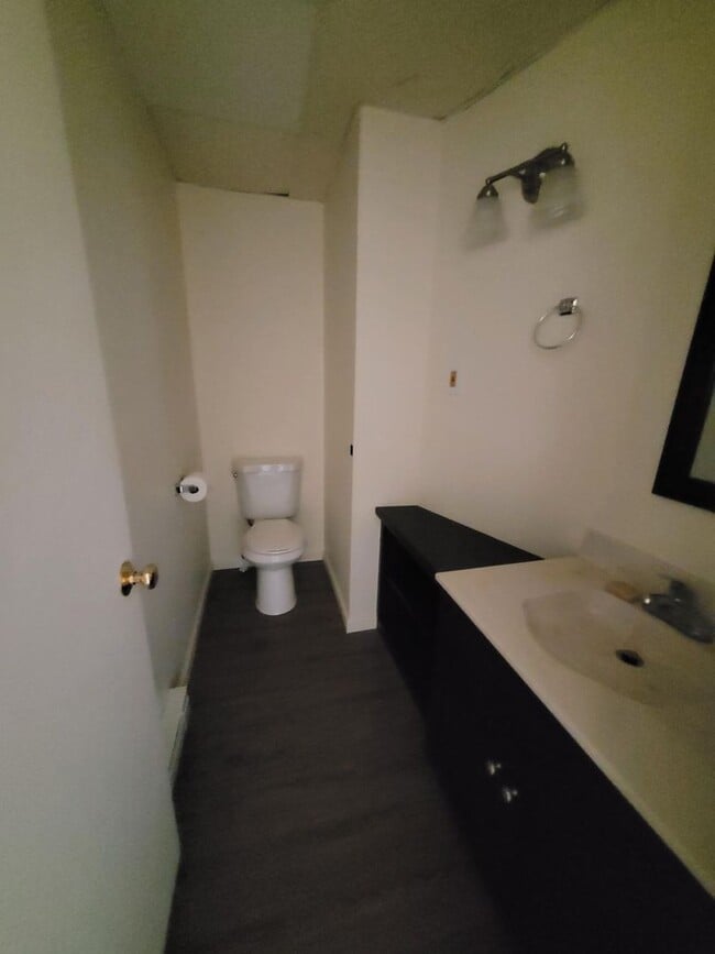 Building Photo - 135 W Main Street