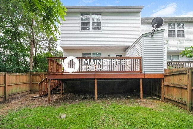 Building Photo - 3 Bedroom Pet-Friendly Home in Nashville, TN with Main Street Renewal
