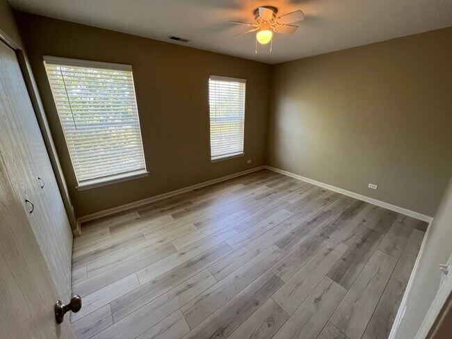 Building Photo - 2158 Middlebury Dr