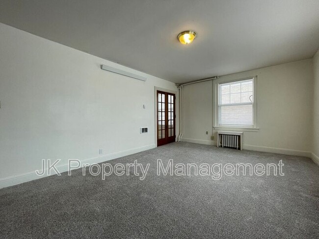 Building Photo - 310 5th St N