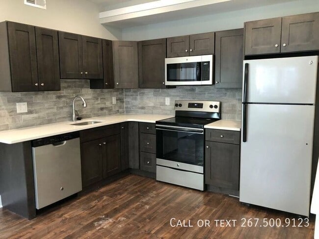 Building Photo - 1417 N Franklin St