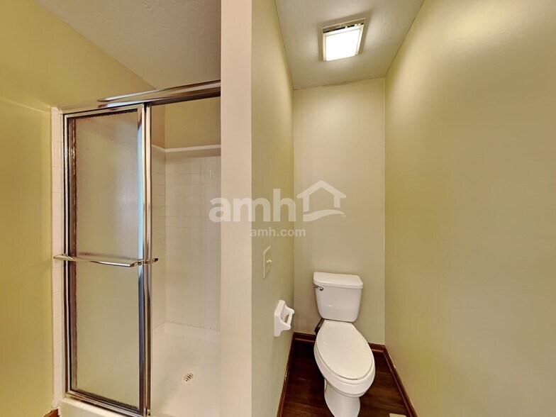 Building Photo - 650 Boulder Dr