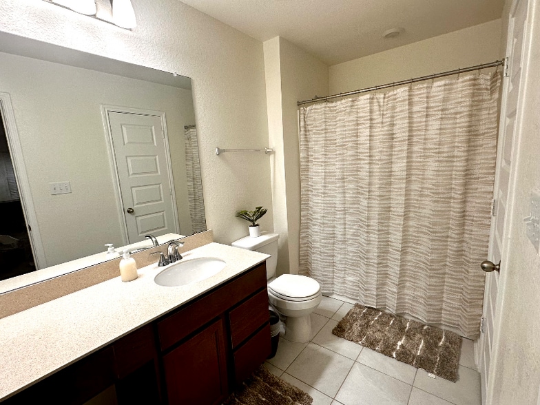 Building Photo - 1106 Aronia Ln