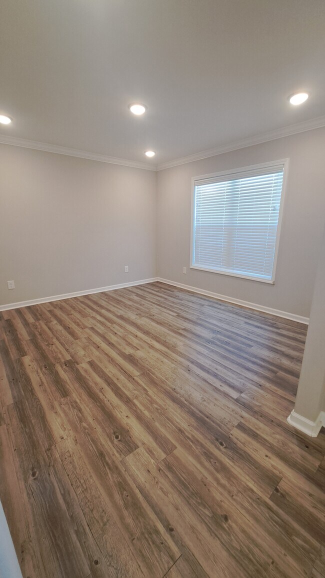 Building Photo - 228 Patriot Dr