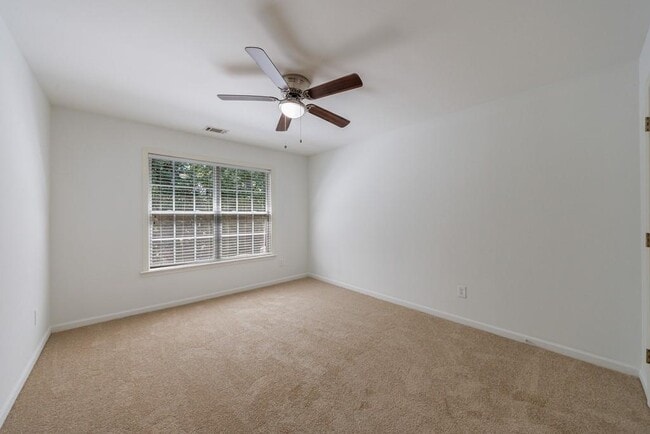 Building Photo - 279 Collins View Ct