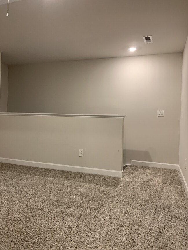 Building Photo - 1624 Vlg Grv Ln