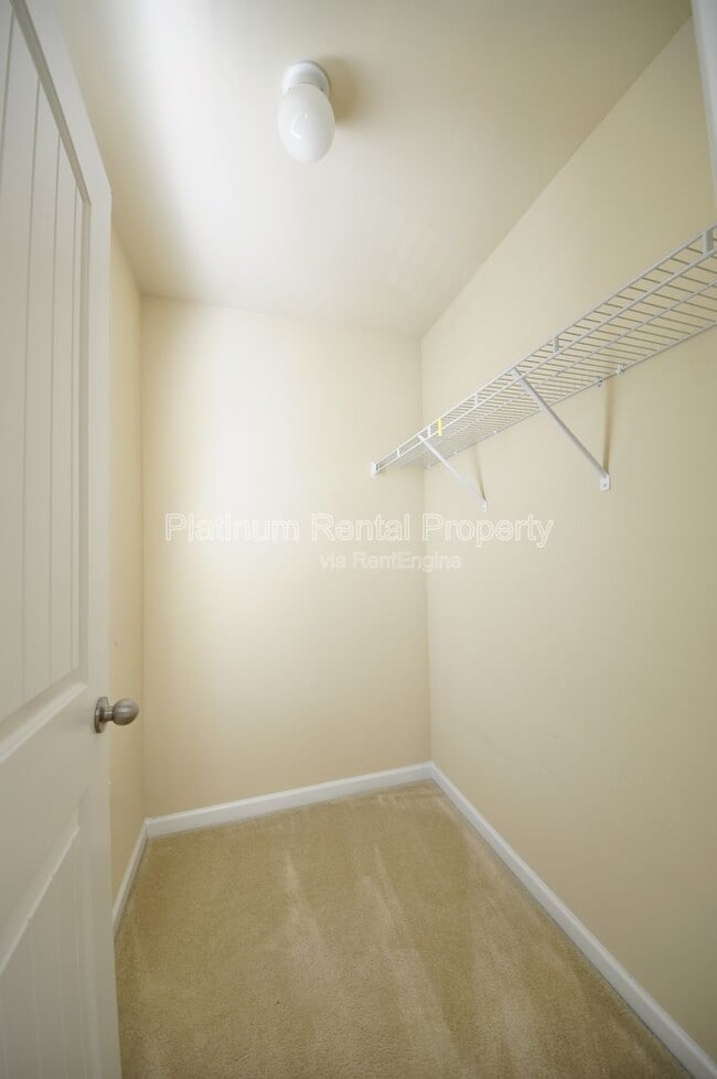 Building Photo - 1464 Wilford Dr NE