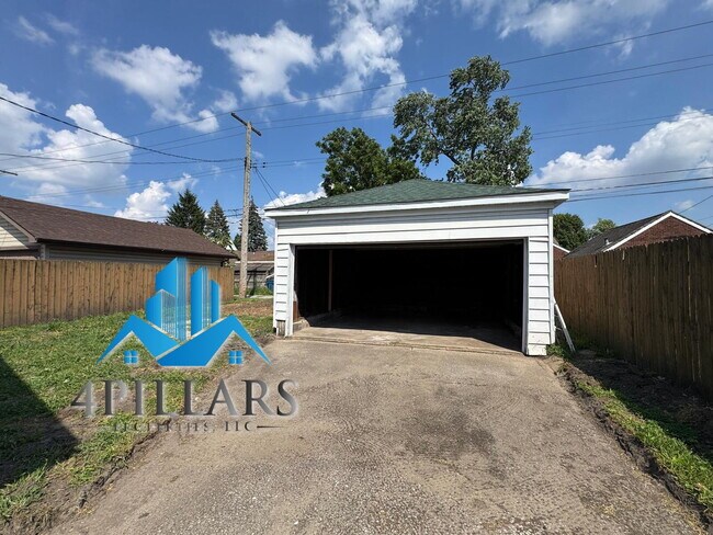 Building Photo - "Beautiful 3-Bedroom Retreat with 2 Baths ...