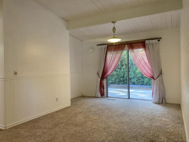 Building Photo - 930 Reddy Ave