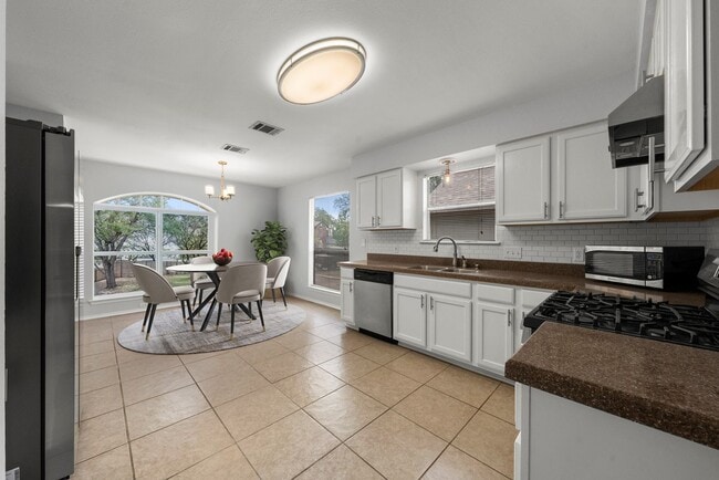 Building Photo - 10410 Cayuse Cove