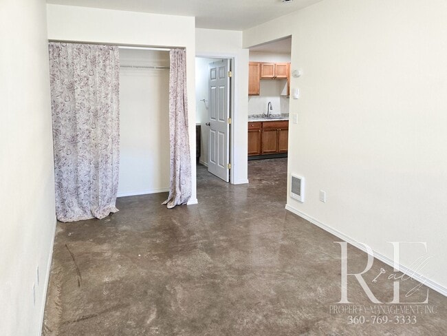 Building Photo - Port Angeles Coastal Living