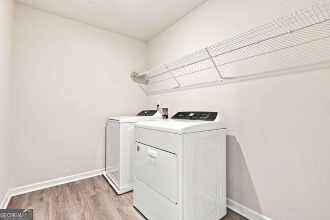 Building Photo - 176 Meander Dr
