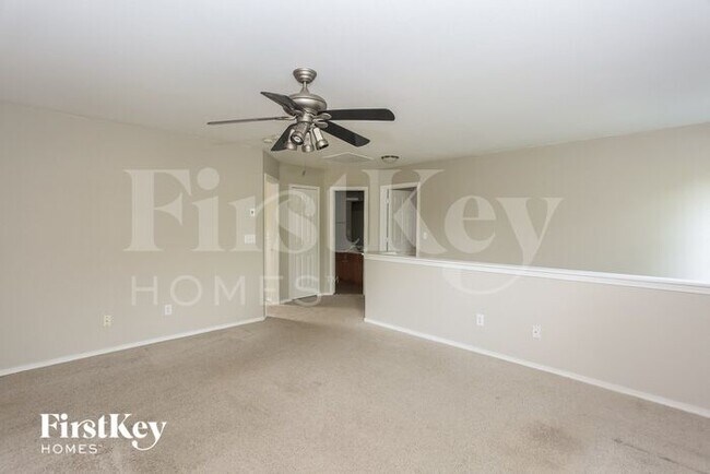 Building Photo - 3632 Larkhaven Village Dr