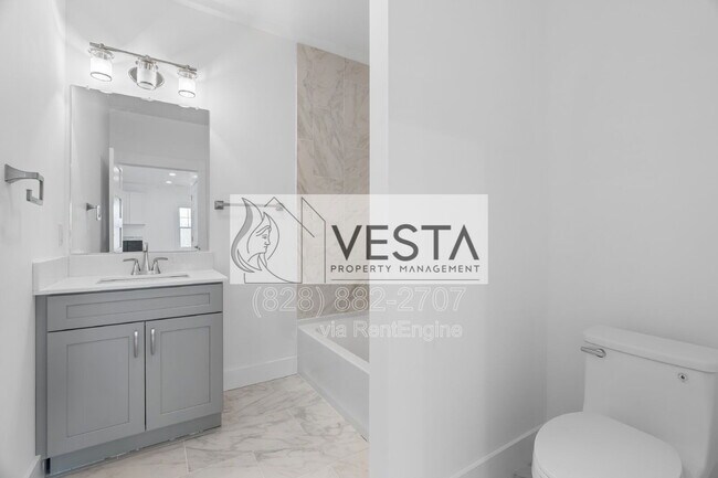 Building Photo - 510 Deaverview Rd