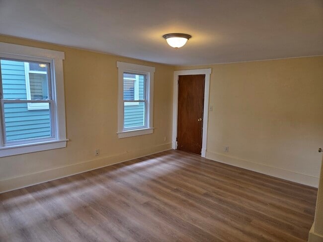 Building Photo - 153 Hamilton St