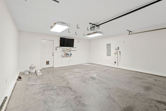 Building Photo - Grovetown home in pool community!