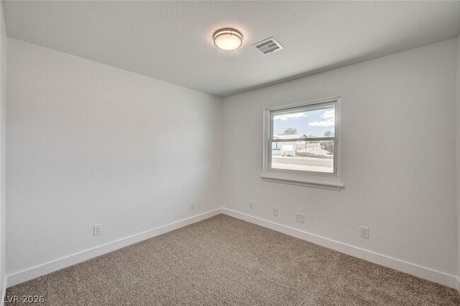 Building Photo - 1580 Quarter Horse Dr
