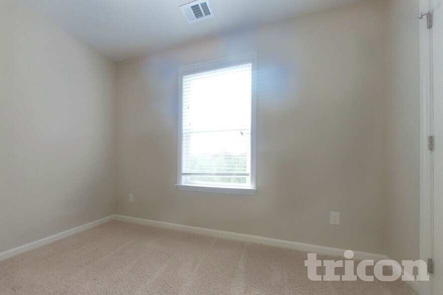 Building Photo - 80 Leyland Ct