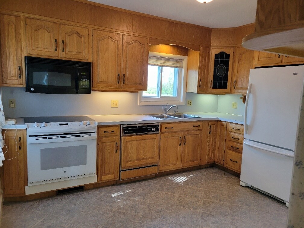 Building Photo - 848 Stone Hill Rd