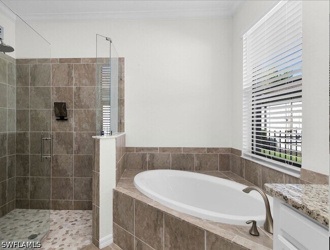 Building Photo - 9357 Glenforest Dr