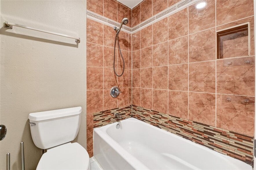 Building Photo - 8409 Sands Point Dr