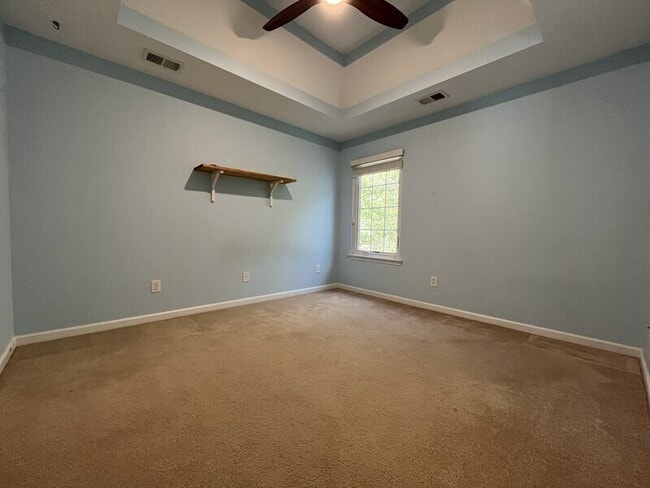 Building Photo - 2043 Covered Bridge Ct