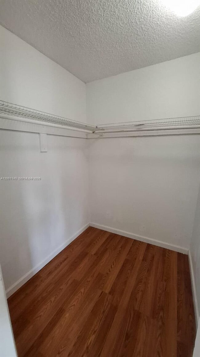 Building Photo - 6950 Miami Gardens Dr