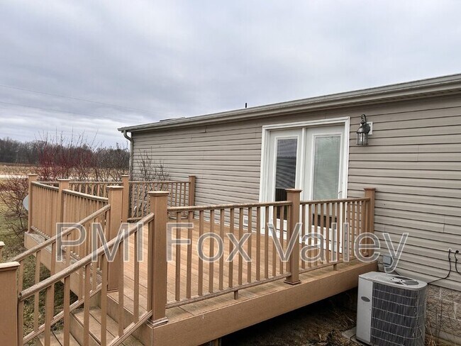 Building Photo - 5024 Shamrock Way