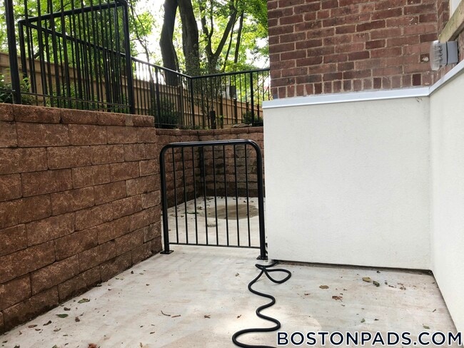 Building Photo - 22 Chauncy St