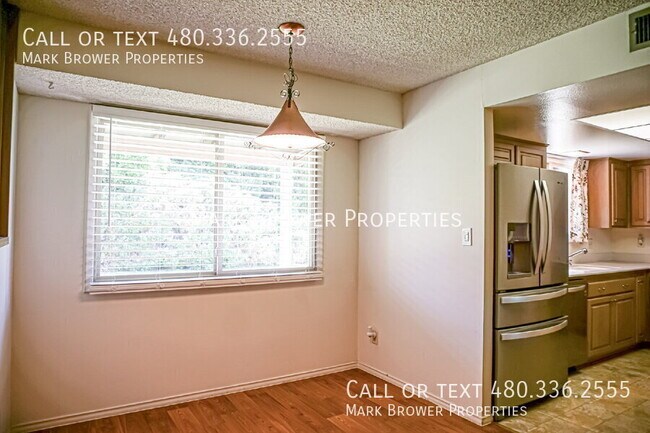 Building Photo - 8726 E Sells Dr