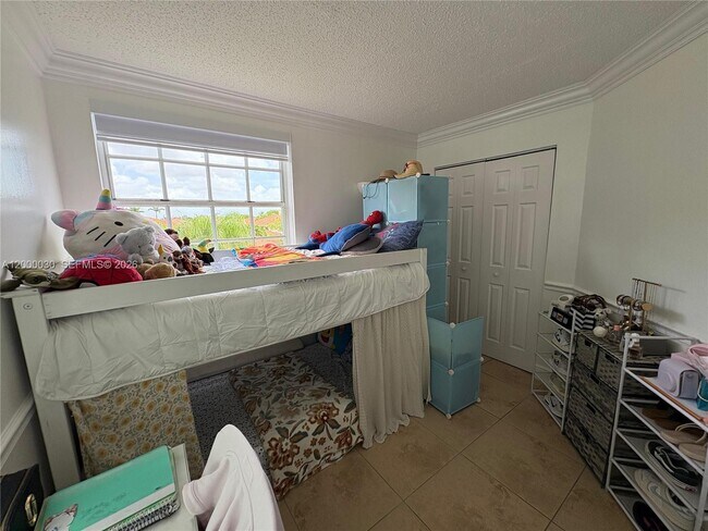 Building Photo - 9731 Fontainebleau Blvd