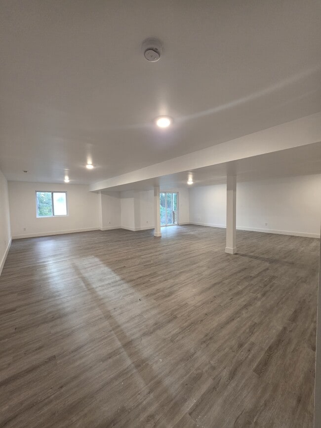 Building Photo - 12 New Sugar Creek Rd