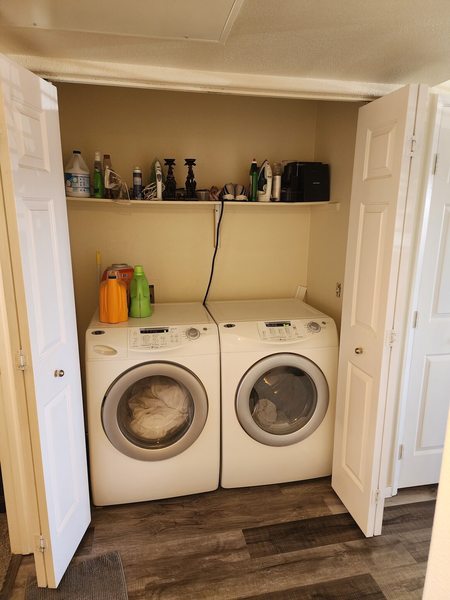 Building Photo - 2233 James Bilbray Dr