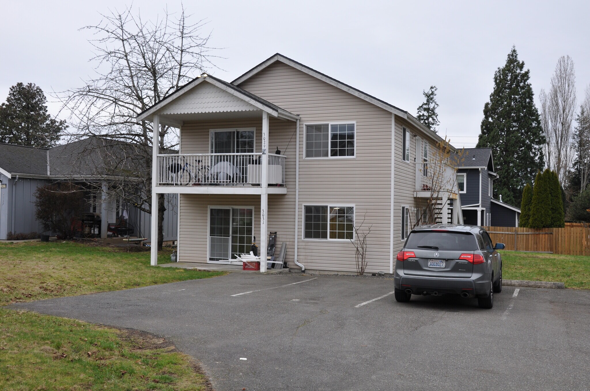 Outside - 3031 Pacific St