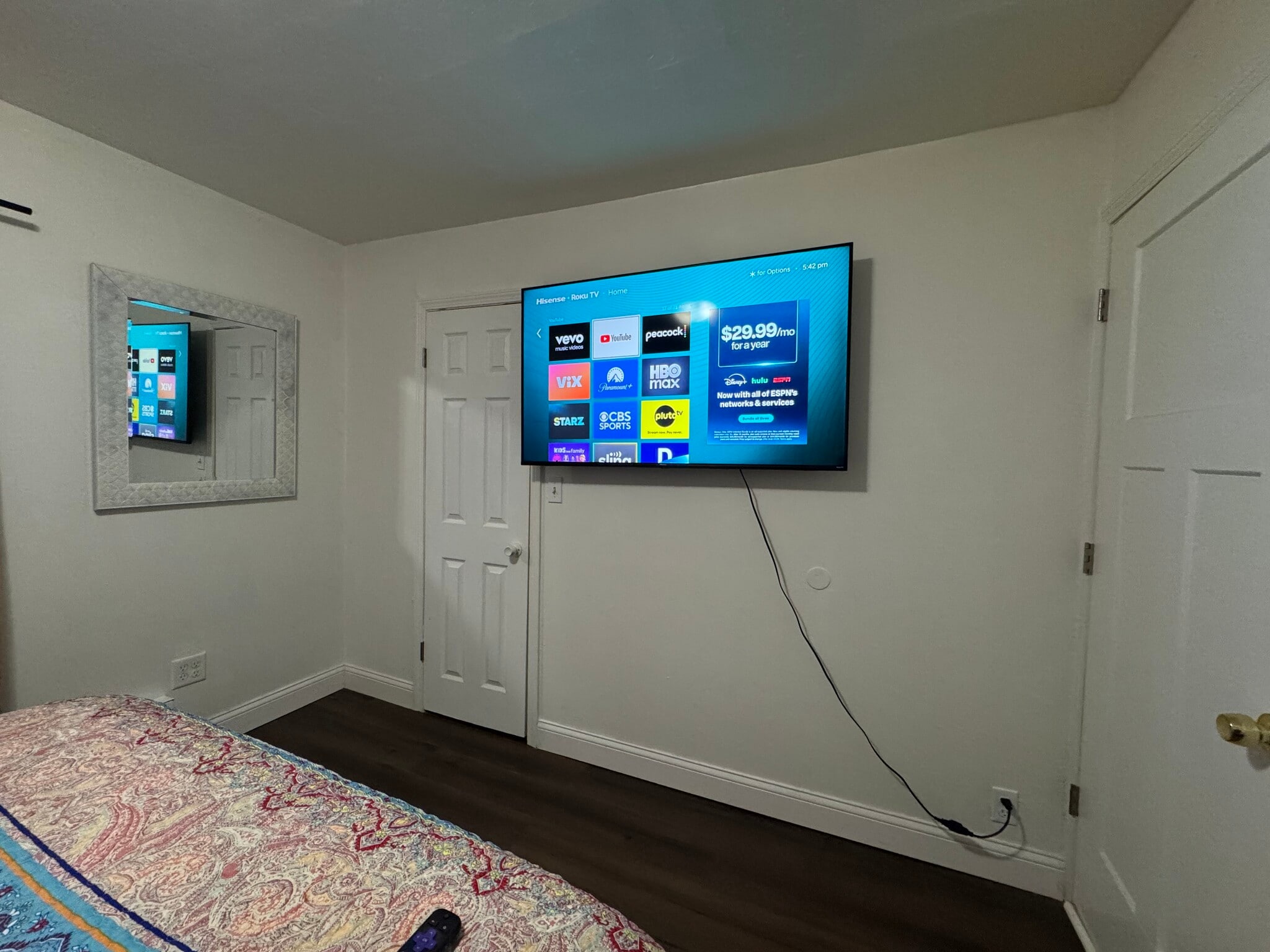 Bedroom - 211 N Lincoln St