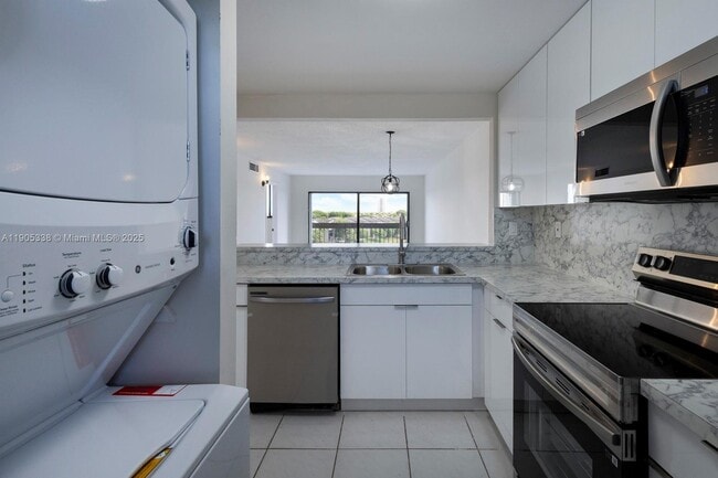 Building Photo - 10290 NW 9th St Cir