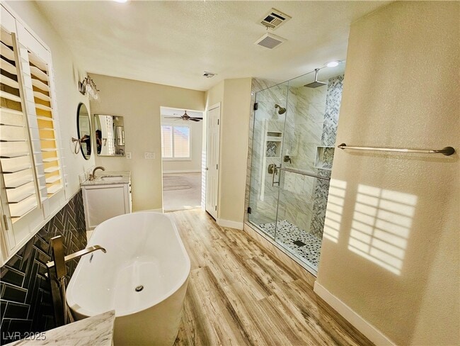 Building Photo - 777 Valley Rise Dr