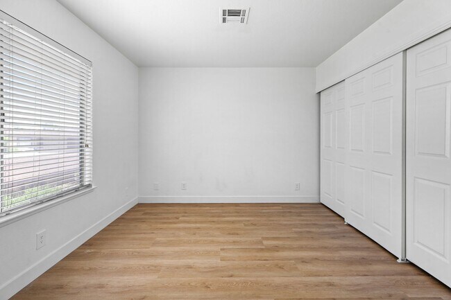 Building Photo - Spacious 3-Bed, 1.5-Bath Townhome with Oversized Private Patio in Central 89103 — Bright Bedrooms...