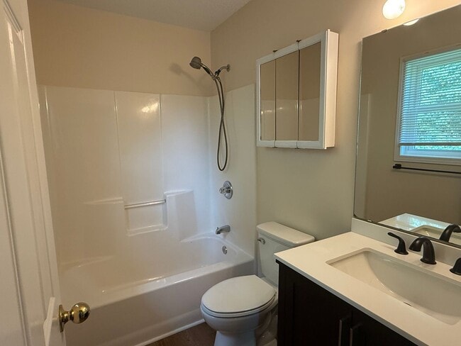 Building Photo - 129 Meadowlark Drive