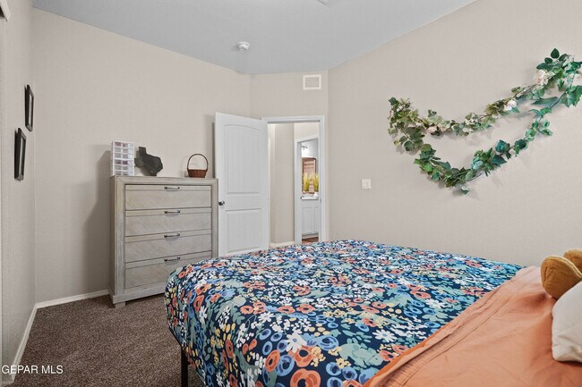 Building Photo - 12612 Don Norte St