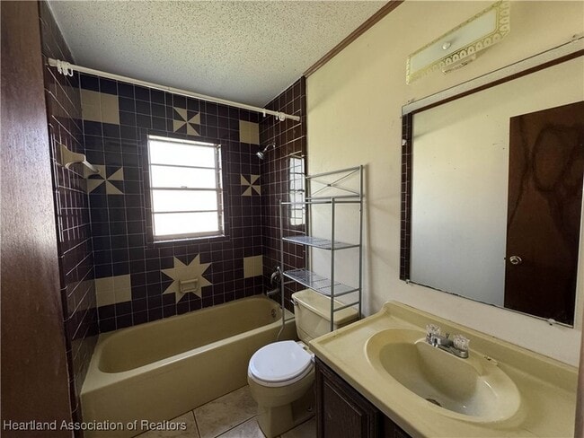 Building Photo - 307 N Lake Reedy Blvd