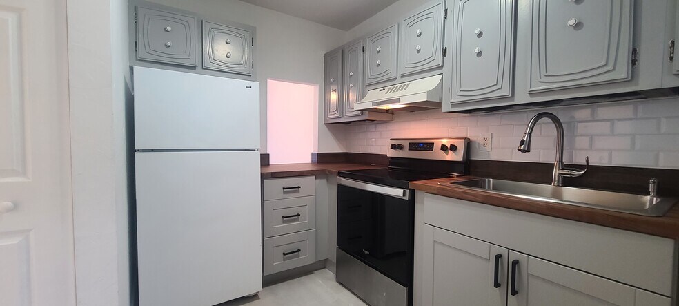 Primary Photo - 603 SW 75th St