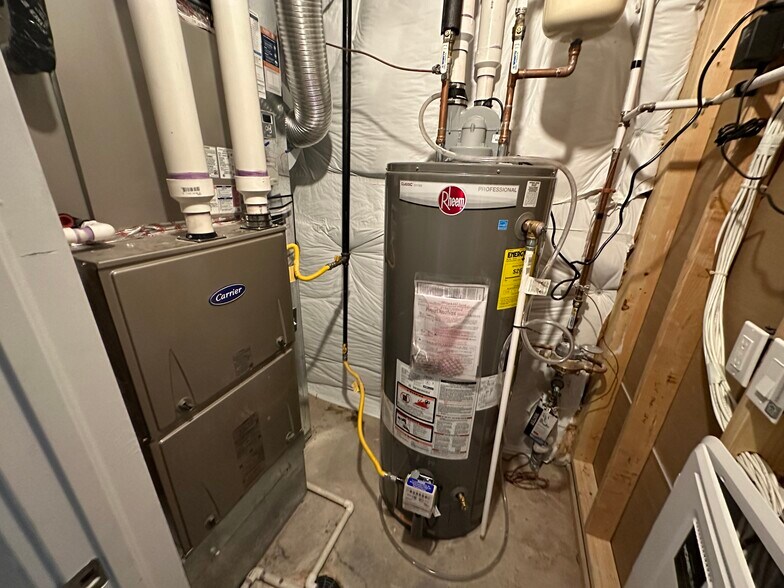 Building Photo - 6737 Sedgerock Ln